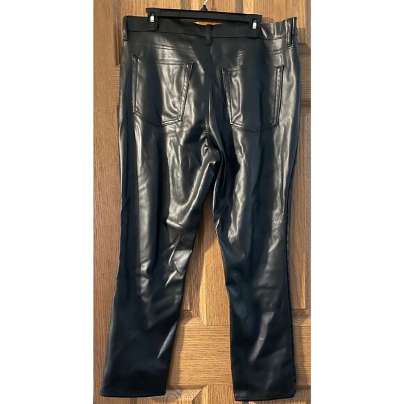 Universal Thread Mid Rise Slim Black Denim Faux Leather Jean Size 4 Waist 13.5” - Picture 2 of 7